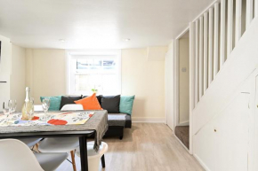 Homey Downtown Brighton Two Bedroom Townhouse Near Sea Front, up to 7 guests, Brighton